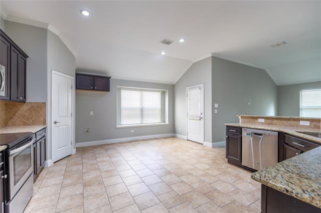 Building Photo - 901 Kiowa Dr