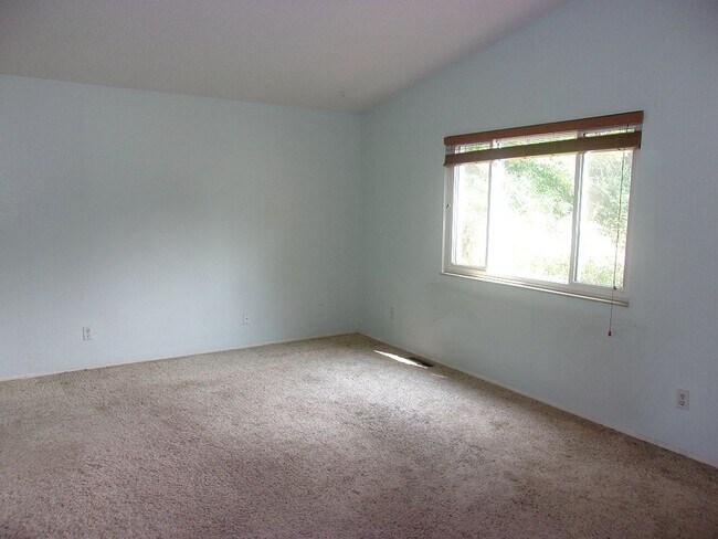 Building Photo - Charming 3-Bedroom Home in a Quiet Fort Collins Neighborhood