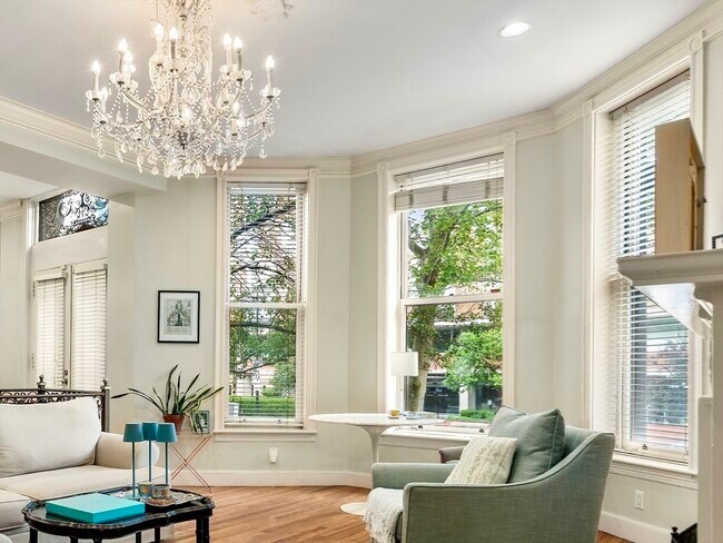 Building Photo - 341 Beacon St