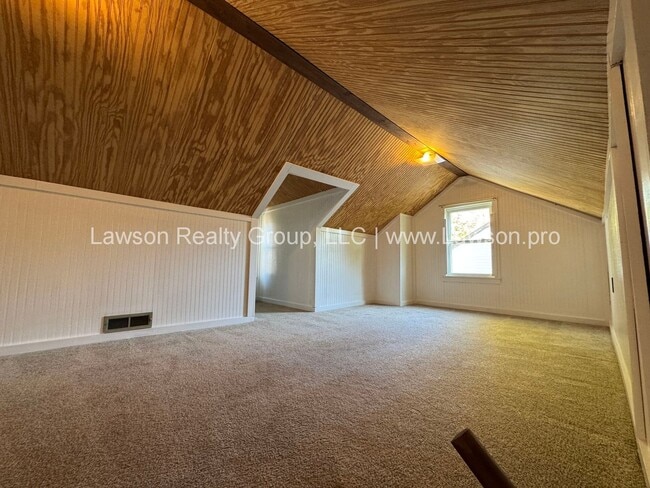 Building Photo - Charming Salem Cape Cod with Loft- Lawn Care Included