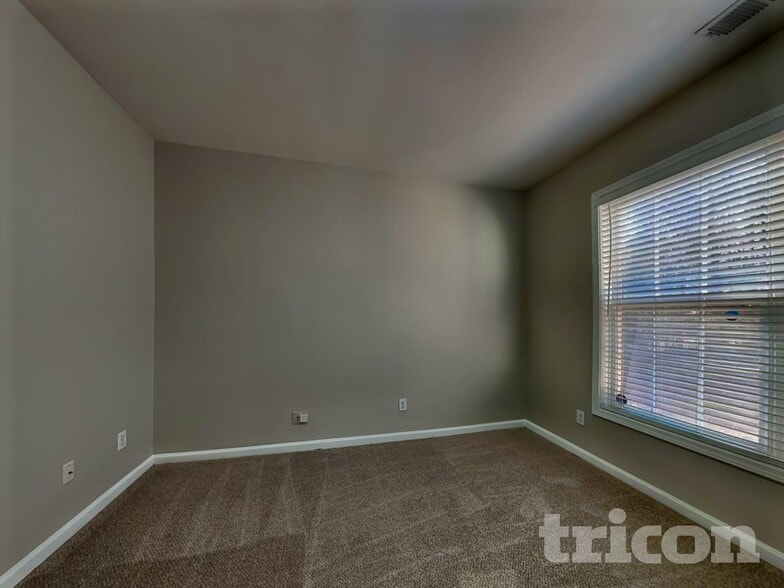 Building Photo - 3395 Wickum Rd