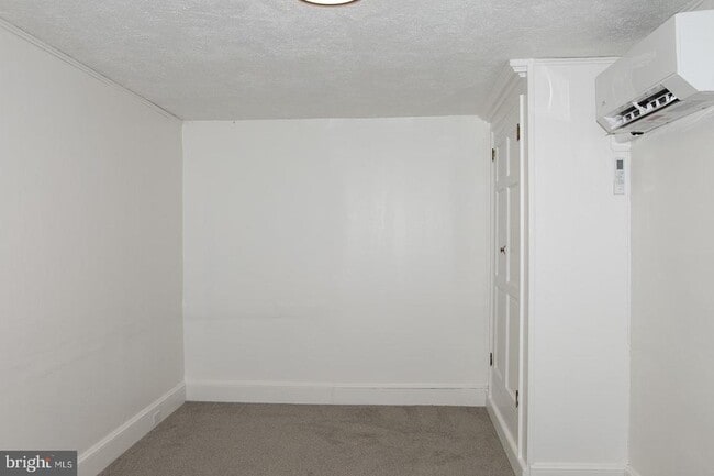 Building Photo - 2928 Lincoln Hwy E