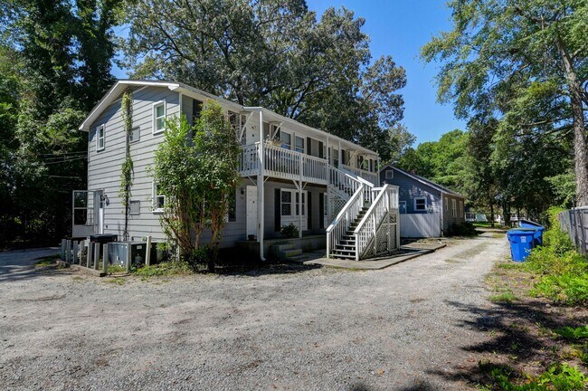 Building Photo - Just 8 Minutes from USC – Charming 2 Bedroom Home with Covered Front Porch!