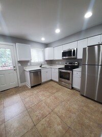 Building Photo - Beautiful 2 Bed 1 Bath Unit For Rent in Wh...