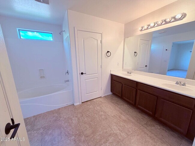 Building Photo - 37911 N Luke Ln