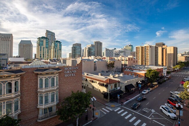 Building Photo - Stunning Corner Condo with City Views in the Heart of Gaslamp