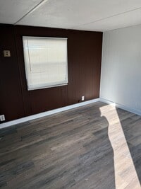 Building Photo - 3-Bedroom/ 1-Bath Mobile Home