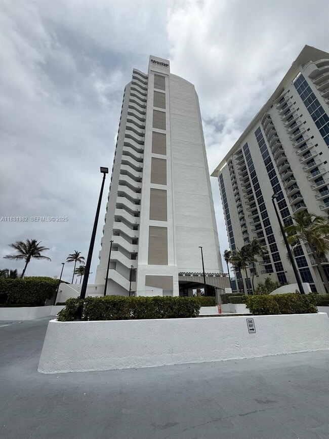 Building Photo - 17375 Collins Ave