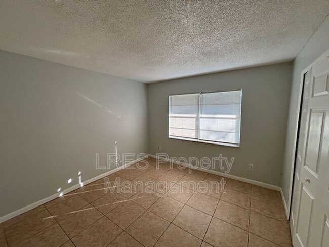 Building Photo - 1031 Columbia Ave