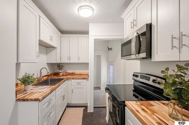 Building Photo - 2717 N 48th Ave