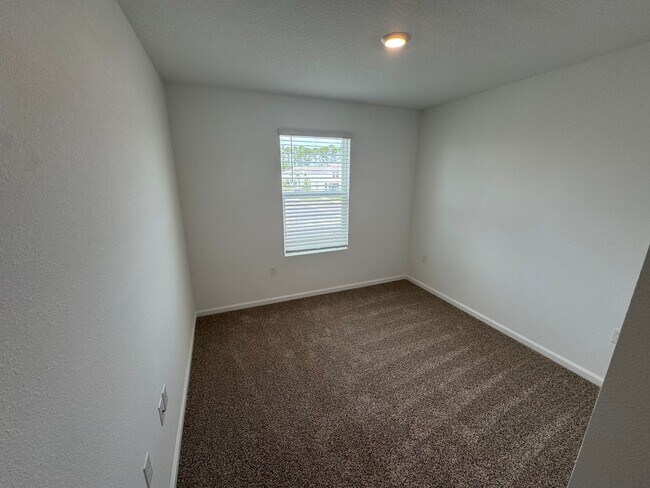 Building Photo - 2/2.5 New Townhome Available