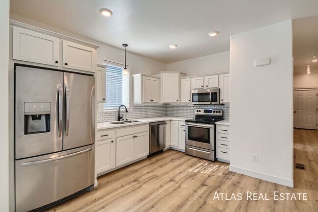 Building Photo - 4731 Columbine St