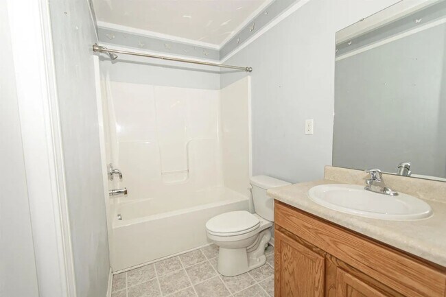 Building Photo - 1075 New Village Dr NW
