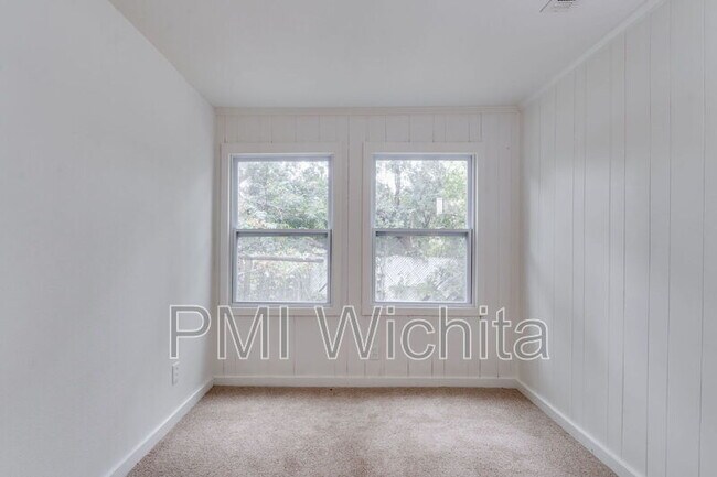 Building Photo - 4309 E Lincoln St