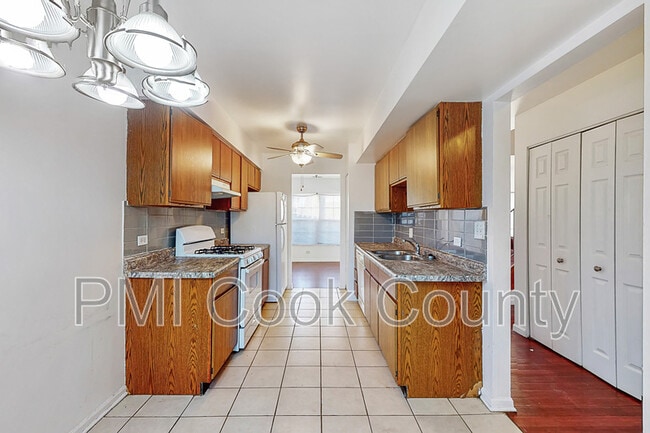 Building Photo - 2605 E Martha Pl