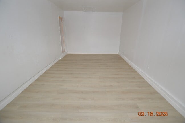 Building Photo - 3646 Longfellow St