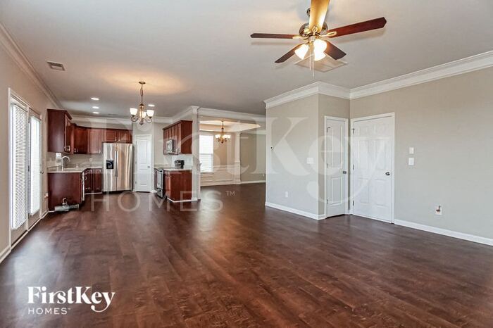 Building Photo - 1619 Eastway Dr