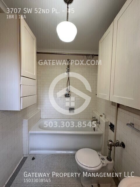 Building Photo - 3707 SW 52nd Pl