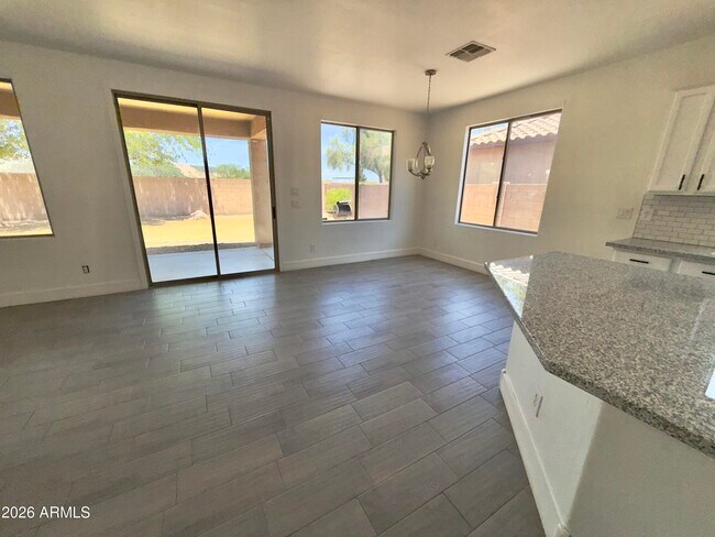 Building Photo - 7116 W Sophie Ln