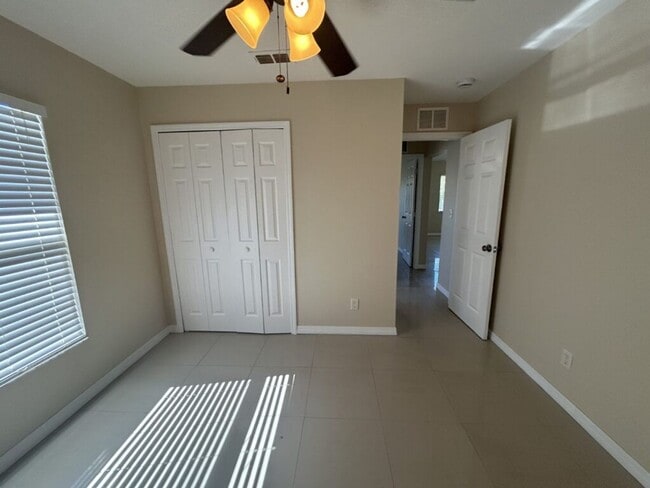 Building Photo - 3516 SW 15th Pl