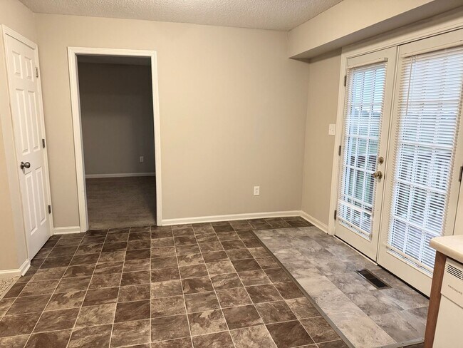 Building Photo - 310 Pappy Dr