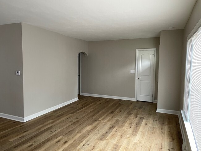 Building Photo - 1066 Northview Dr