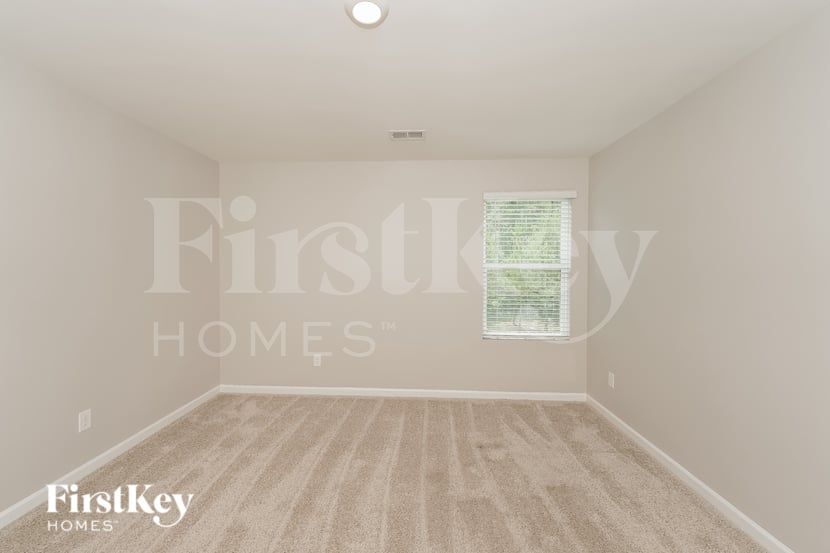 Building Photo - 4131 Park Crossings Dr