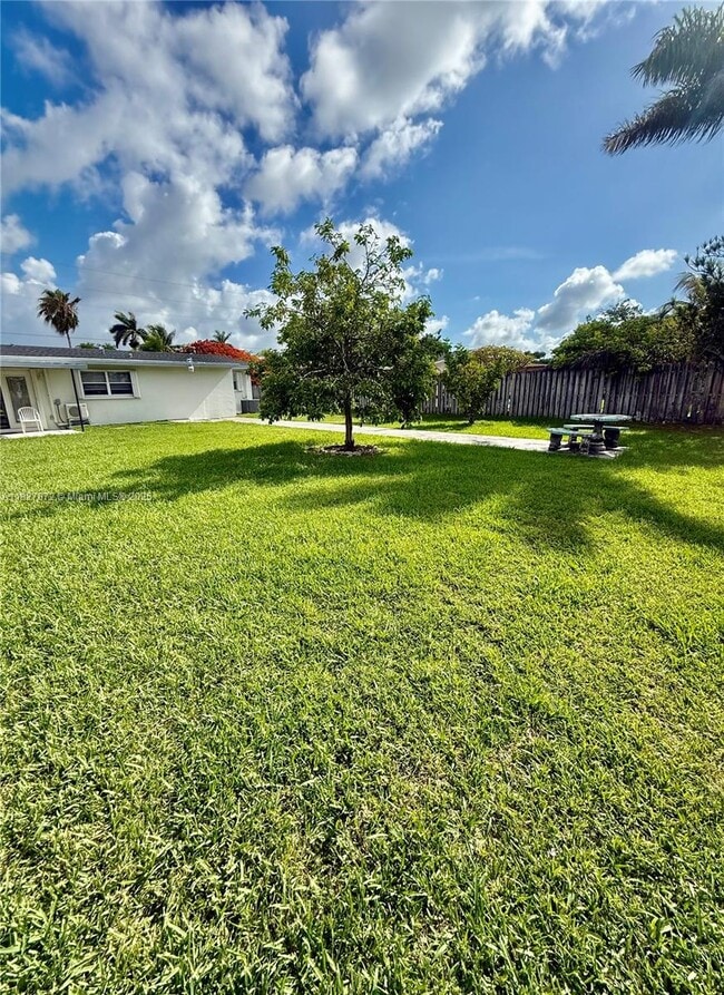 Building Photo - 9740 Sterling Dr