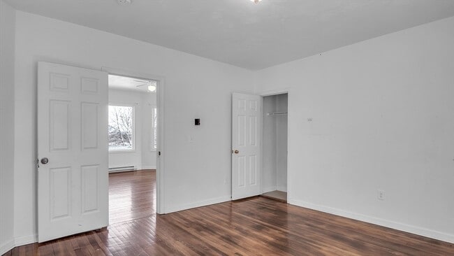 Building Photo - 1442 Main St