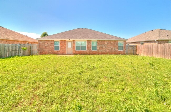 Building Photo - 8509 SW 49th Cir