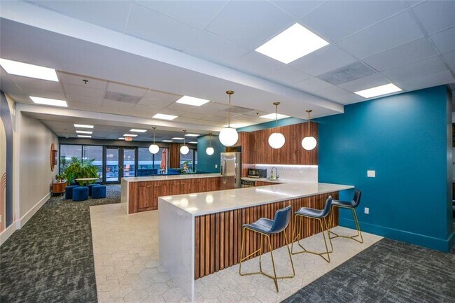 Building Photo - 620 Peachtree St NE