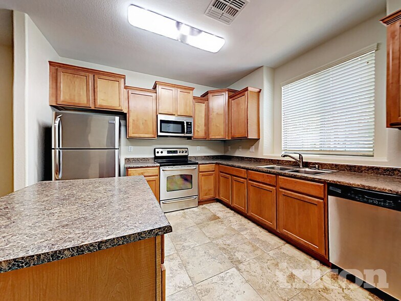 Building Photo - 4376 E Selena Dr