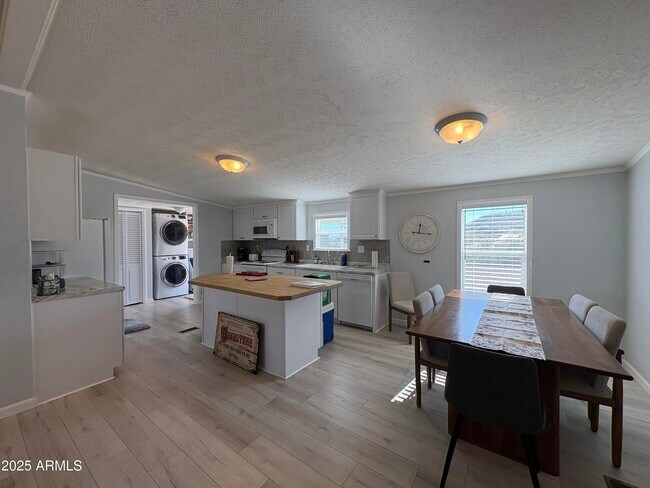 Building Photo - 147 Earl Dr