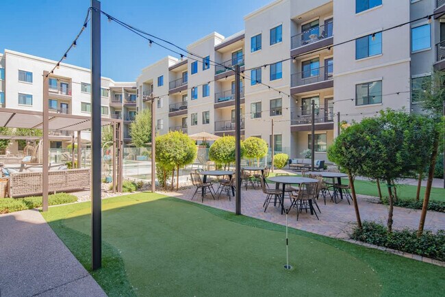 Building Photo - 777 E Stella Ln