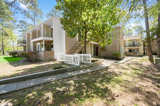 Building Photo - 3500 Tangle Brush Dr