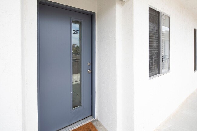 Building Photo - Beautiful 1BR in Mission Valley with Parki...