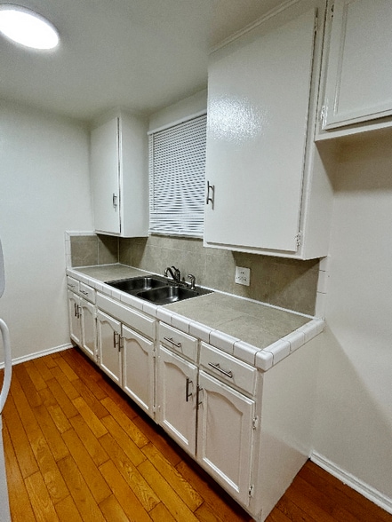 Building Photo - 1737 Sycamore Ave