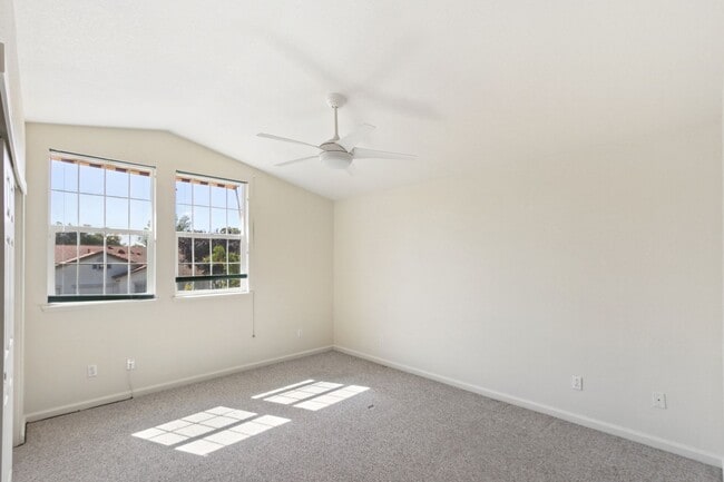 Building Photo - 3 Bedroom in Mace Ranch