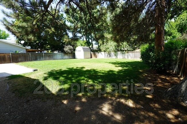 Building Photo - 698 Berwick Dr