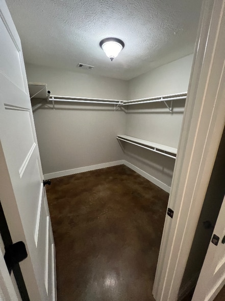 Building Photo - 1143 MS-9