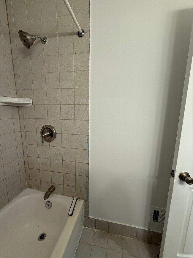 Building Photo - 238 Stevenson Square