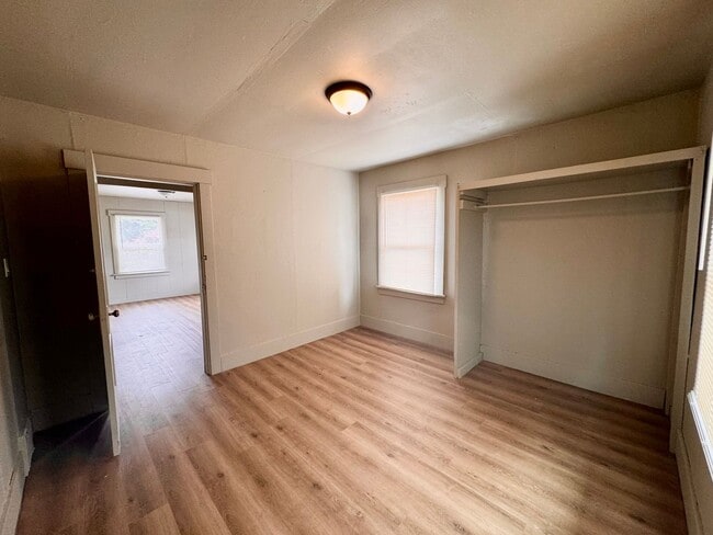 Building Photo - 1/2 off 1st Month's rent!  Newly Updated 2 Bedroom Apartment in Country Setting!