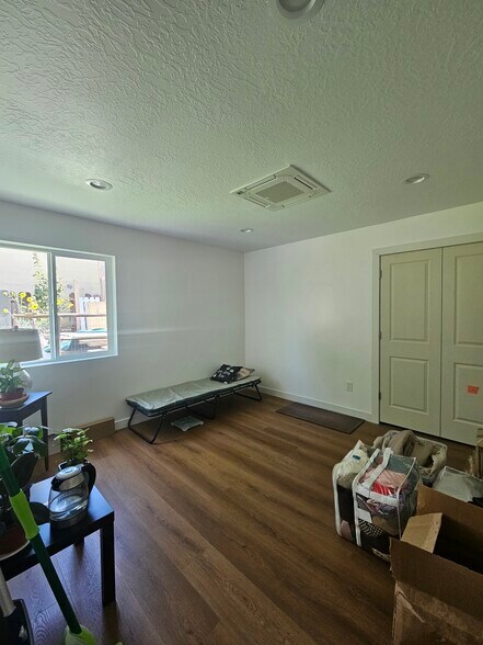 Room 2 - 330 N 985 W