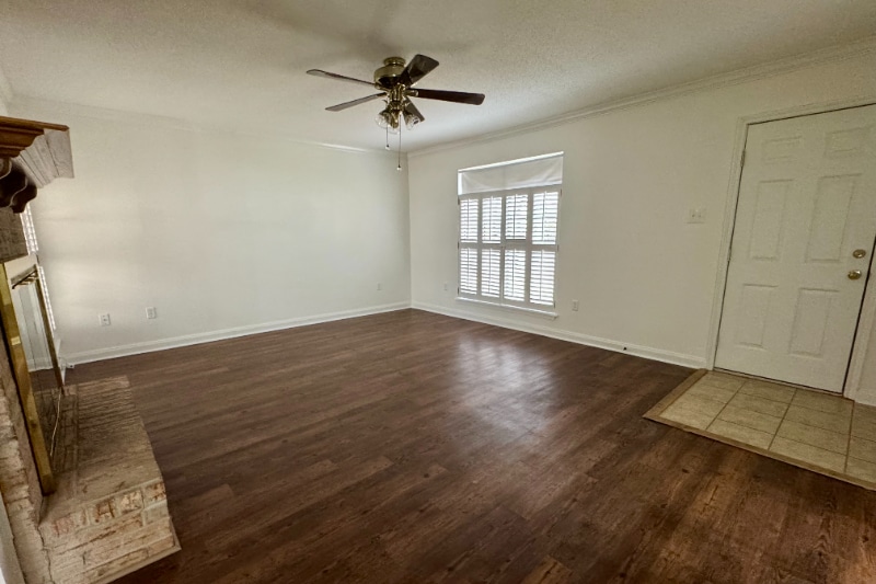 Building Photo - 305 Halcott Dr