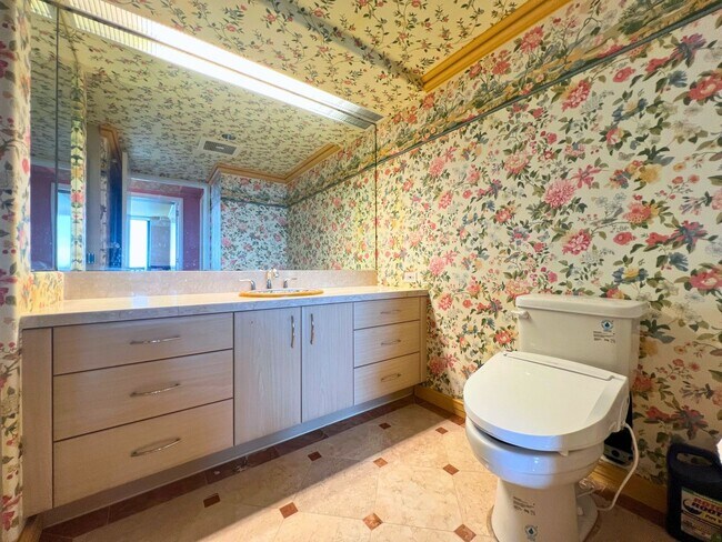Building Photo - Hawaiki 3608 - Vintage charm in Honolulu