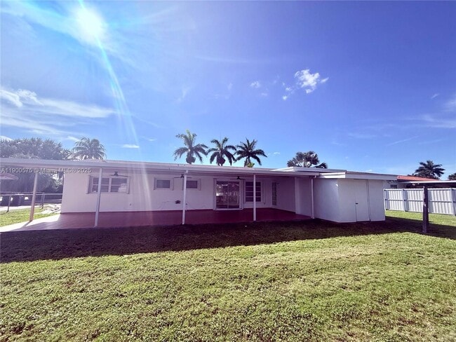 Building Photo - 2671 SW 118th Ct