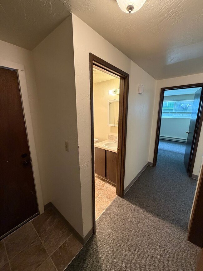 Building Photo - (907) Bluewood Apartments - 1 Bedroom / 1 Bath