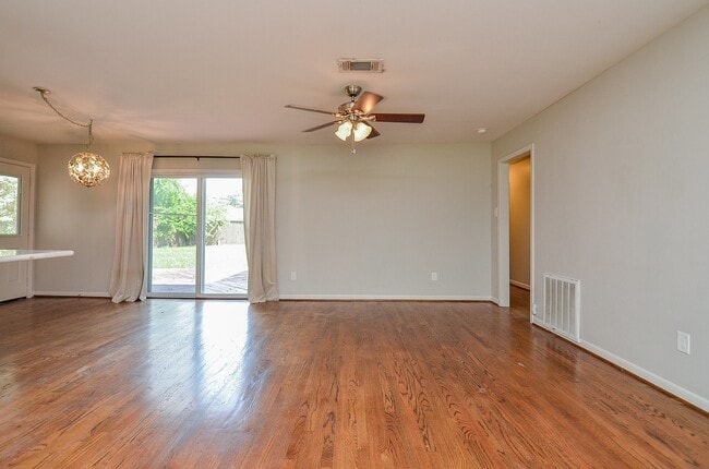 Building Photo - 10050 Haddington Dr
