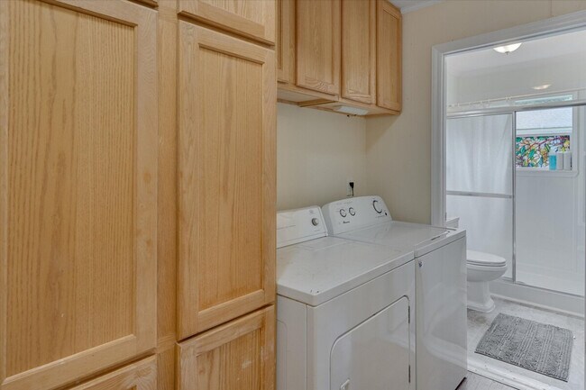 Building Photo - 210 Parthenia Dr