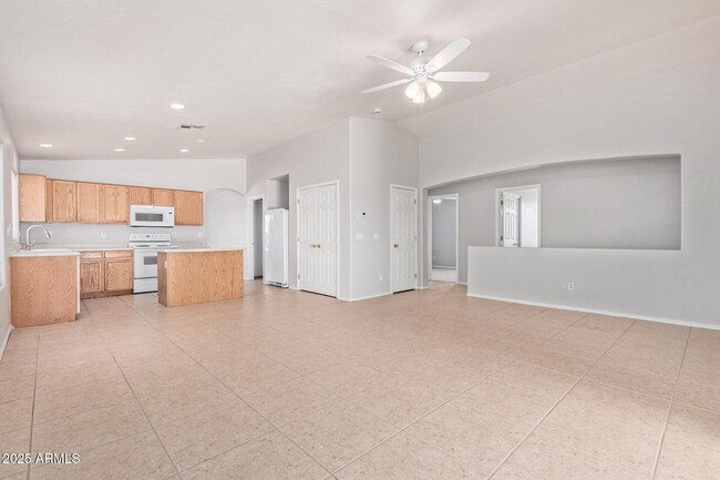 Building Photo - 10874 W Edgemont Ave